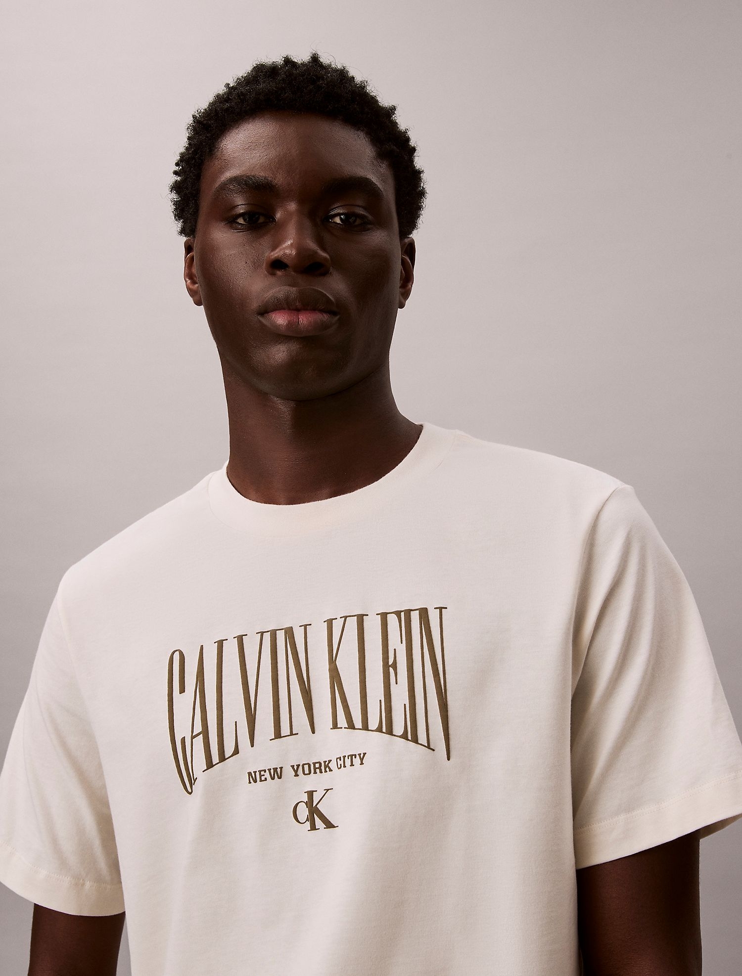 Футболка Calvin Klein Heritage Classic Relaxed Fit Tofu