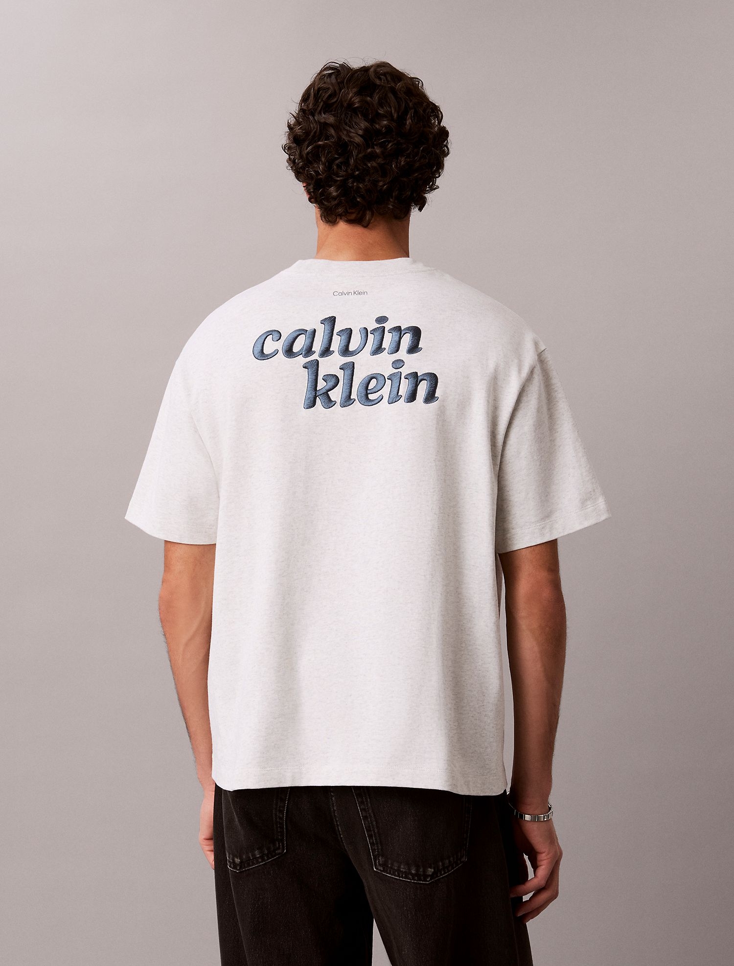 Футболка Calvin Klein Embroidered 1989 Logo Graphic Relaxed Snowy Heather