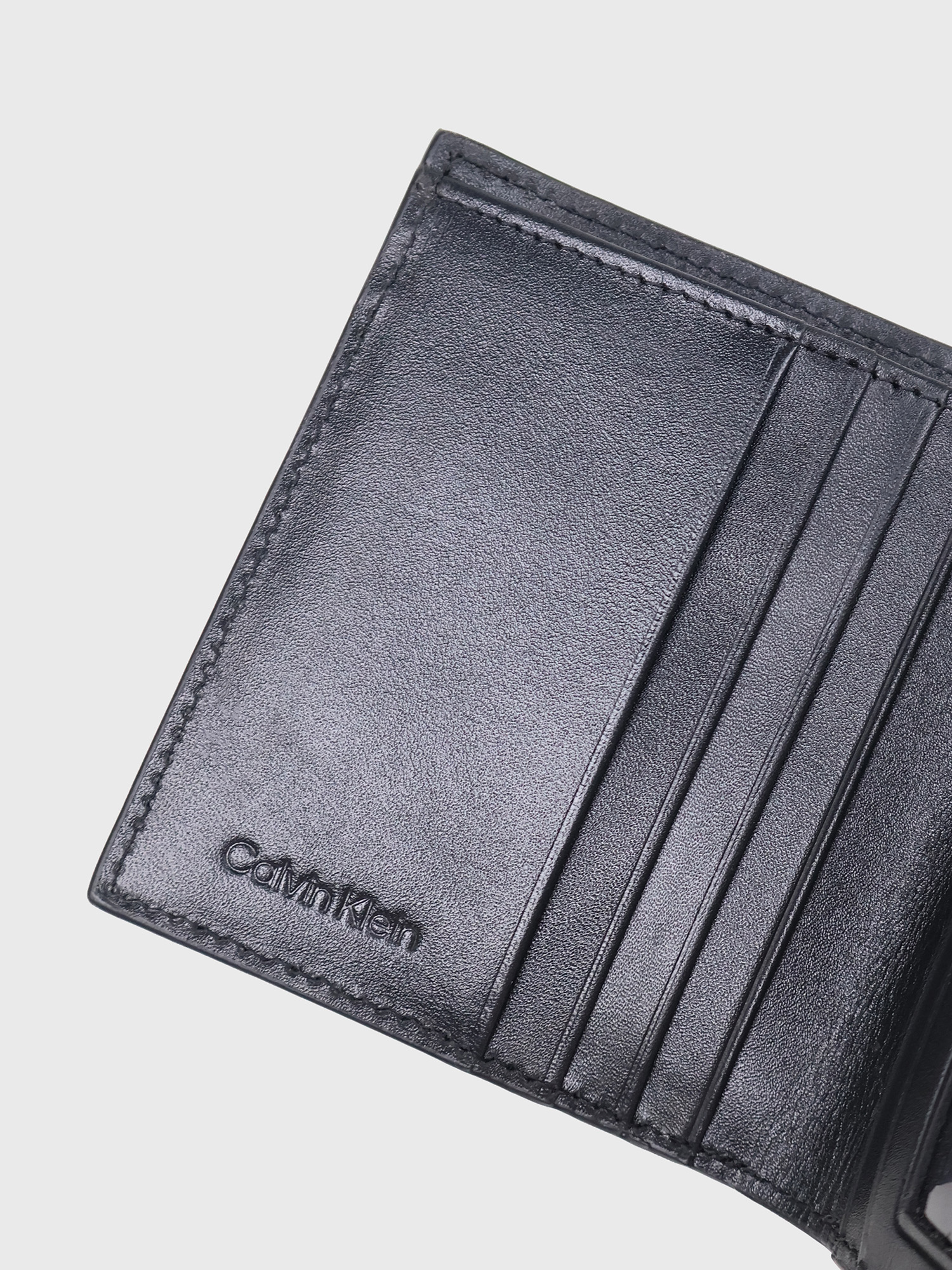 Кошелек Calvin Klein Plaque Logo Slim Bifold Wallet Black