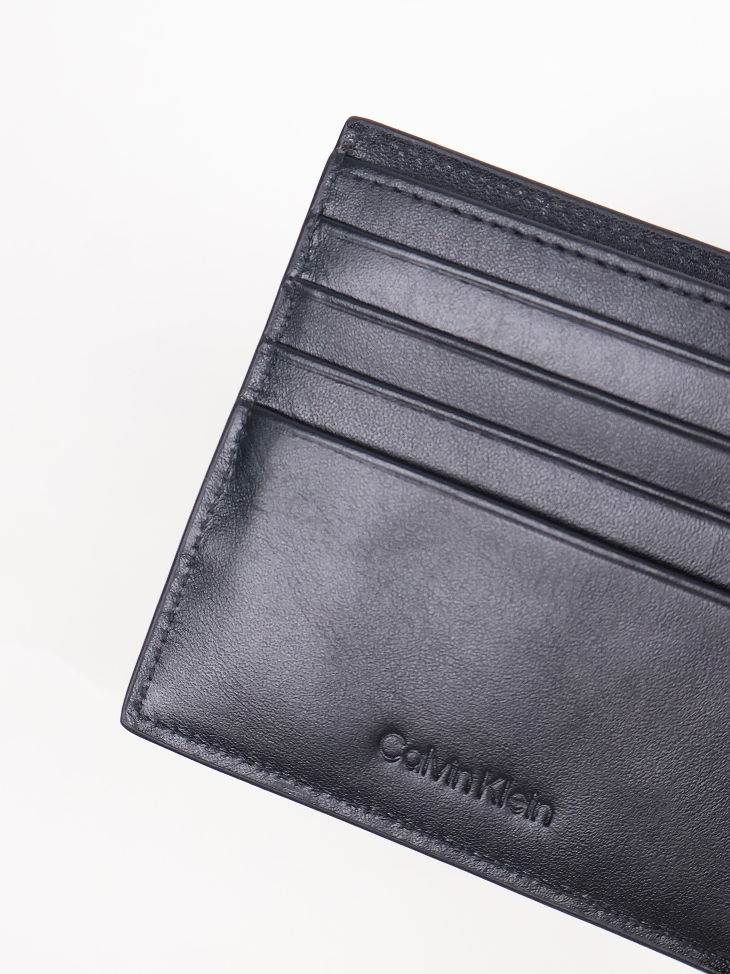Кошелек Calvin Klein Embossed Monologo Bifold Black