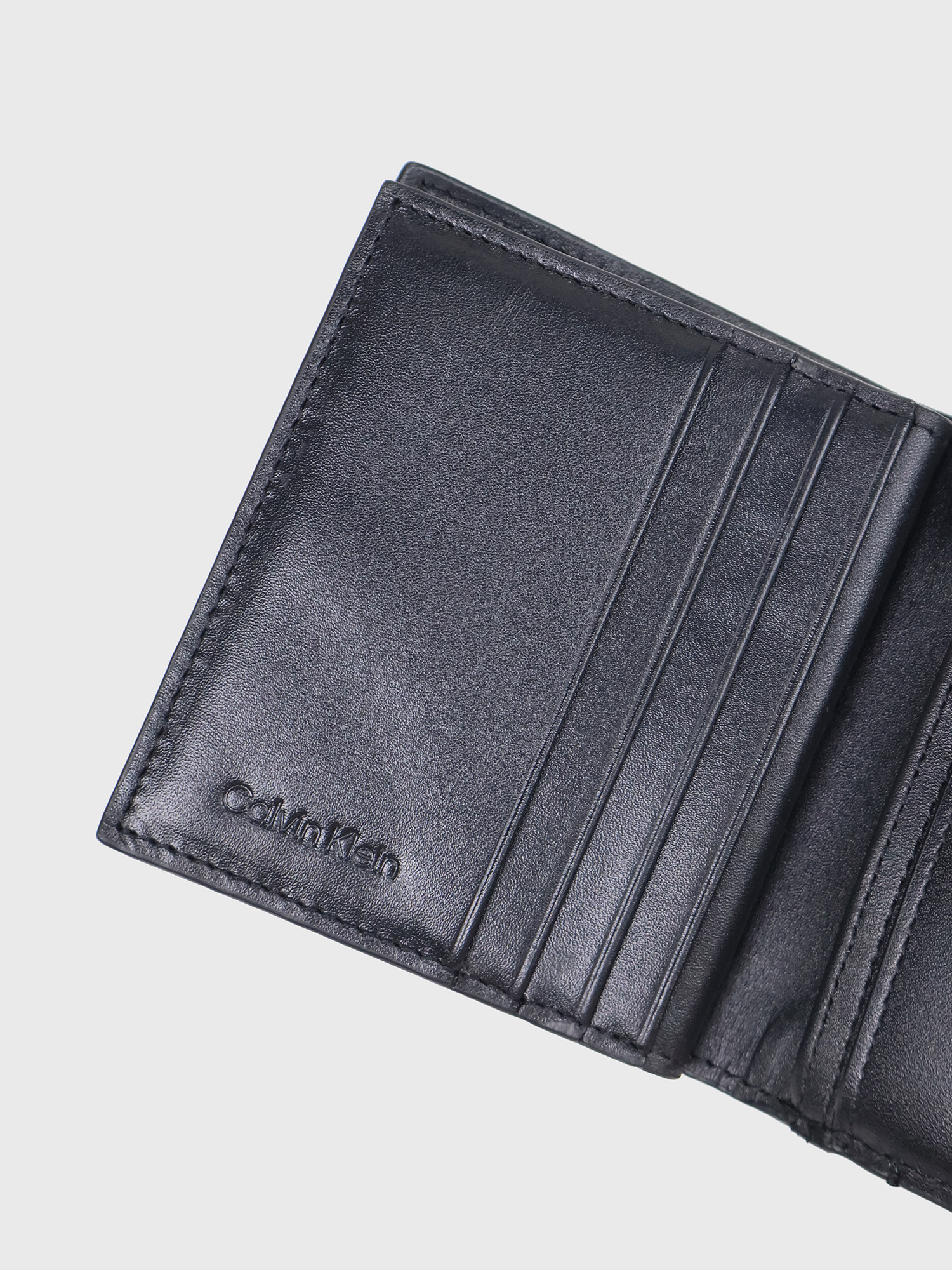 Кошелек Calvin Klein Plaque Logo Trifold Wallet Black