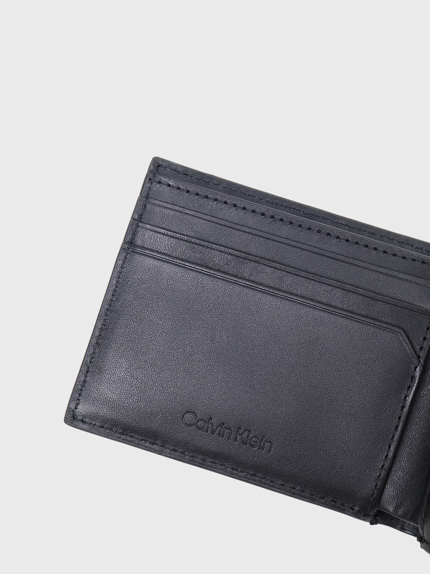 Кошелек Calvin Klein Modern Metal Bifold 6cc W/coin Bax Black