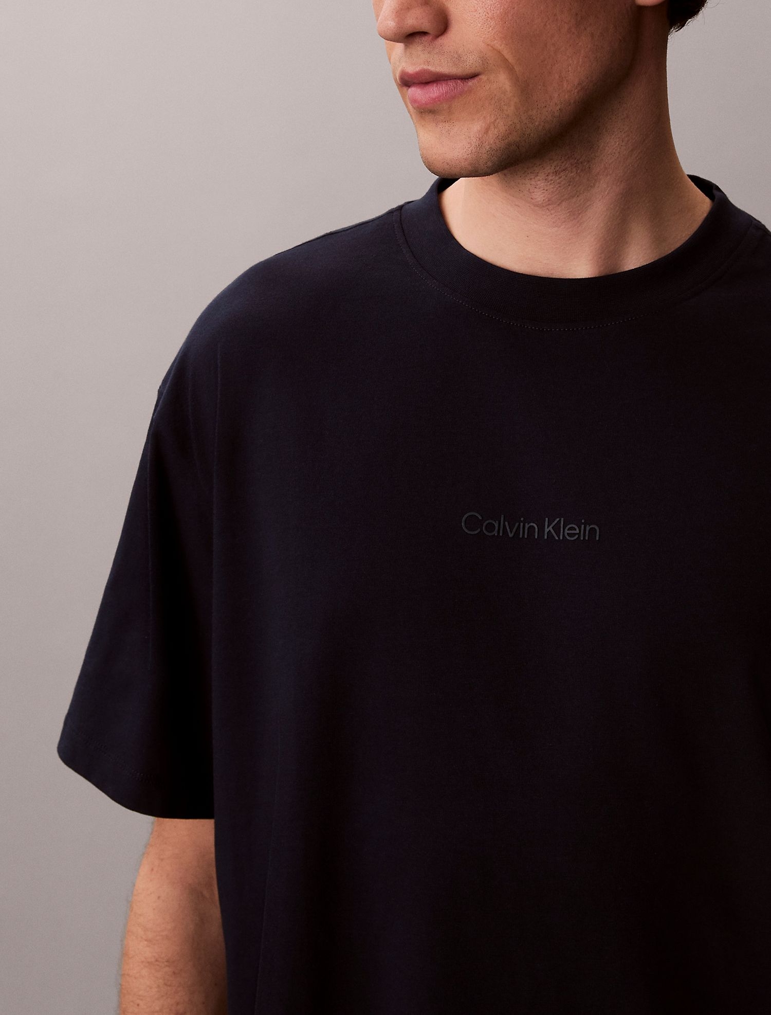 Футболка Calvin Klein Micro Logo Graphic Relaxed Dark Sapphire