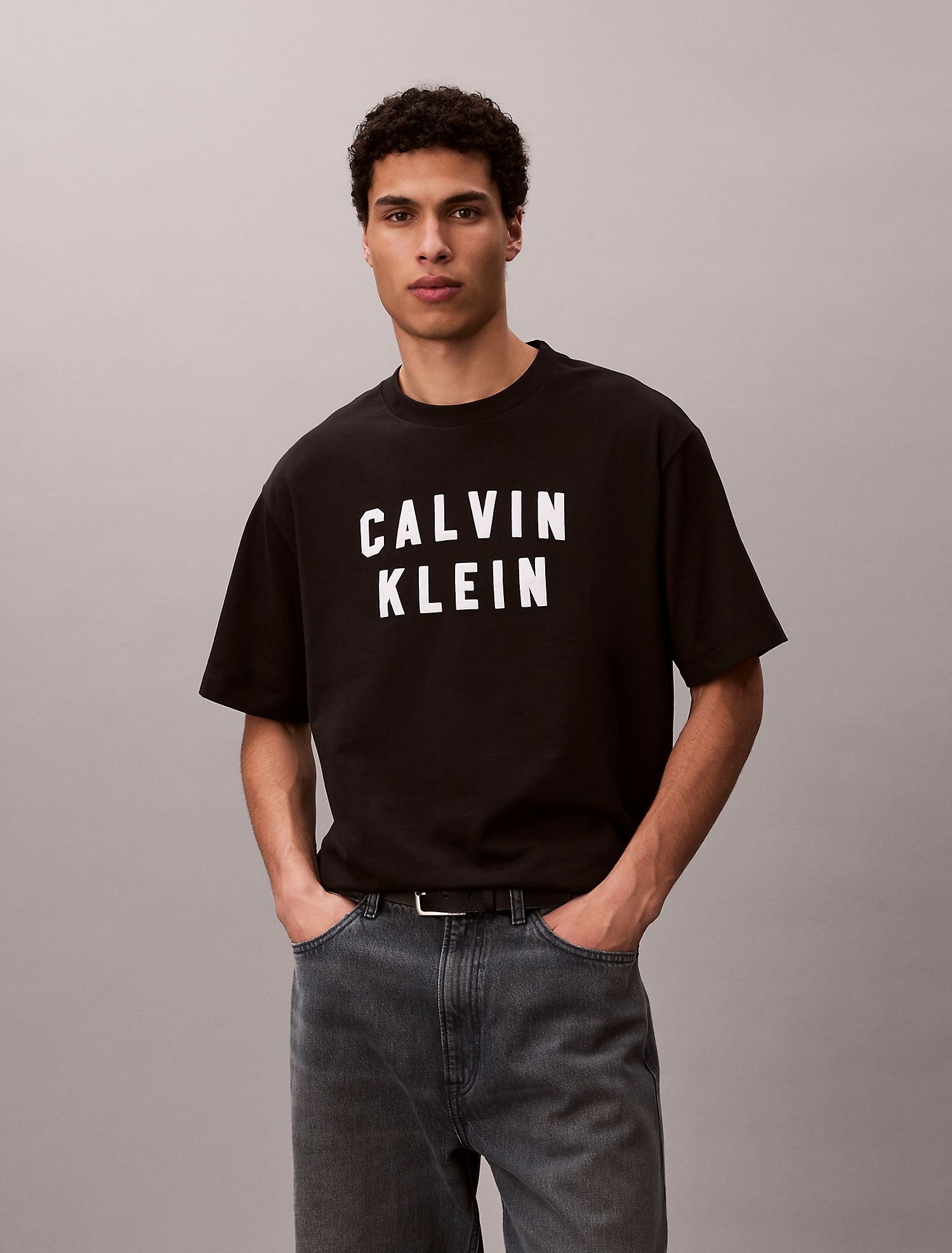 Футболка Calvin Klein Varsity Logo Graphic Relaxed T-Shirt Black